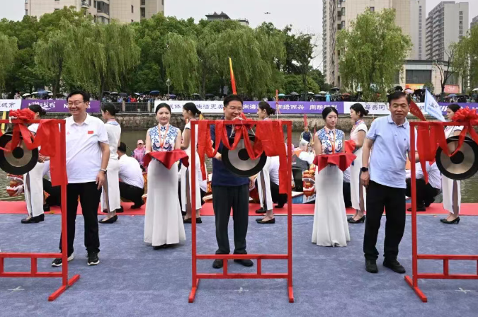 龙舟.png